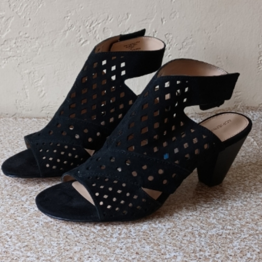 NWOT Adrienne Vittandi Phil Suede Slingback Heels